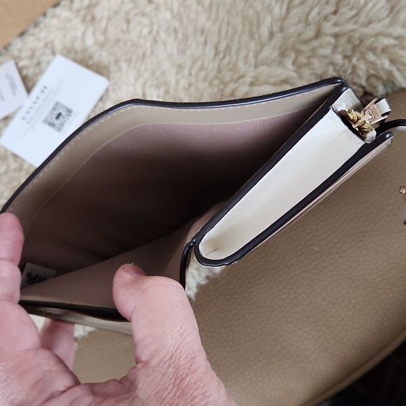 NWT IOB Coach Medium Corner Zip Signature Flower Print Wallet πππΈ - Picture 11 of 16